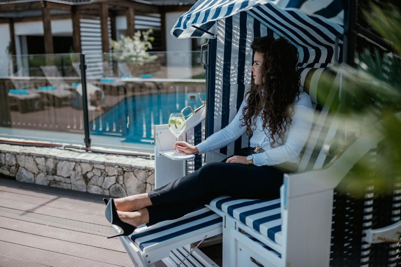 Boutique Hotel Annuska Balatonfured Bagian luar foto