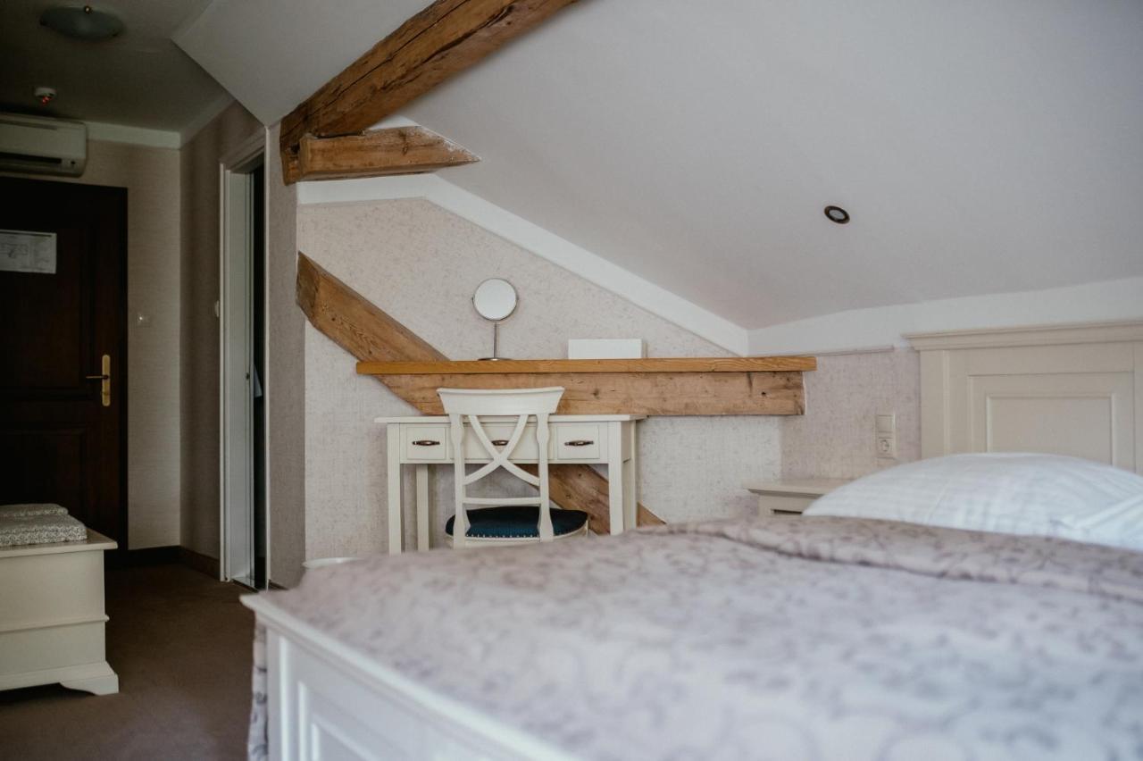 Boutique Hotel Annuska Balatonfured Bagian luar foto