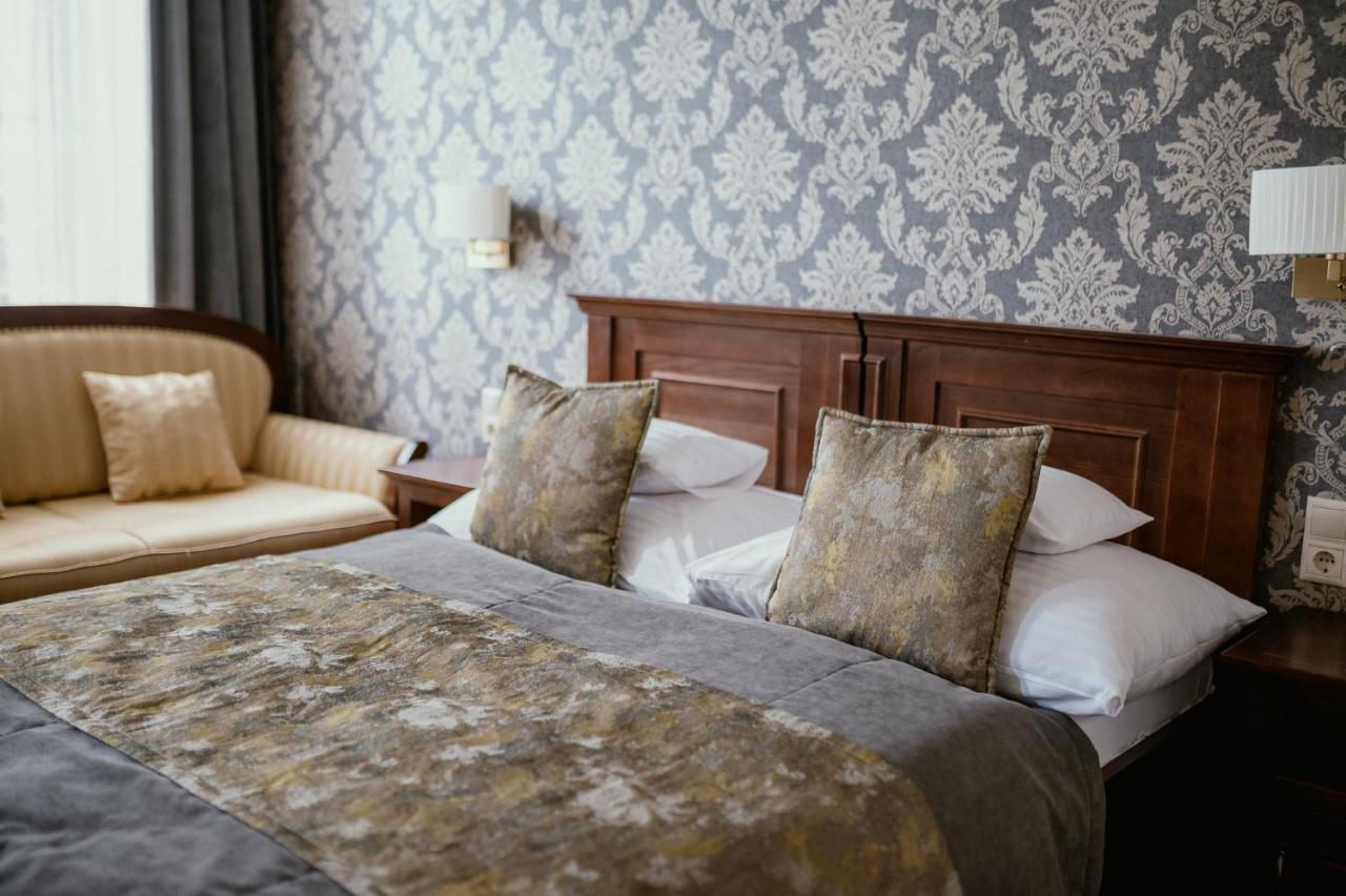Boutique Hotel Annuska Balatonfured Bagian luar foto