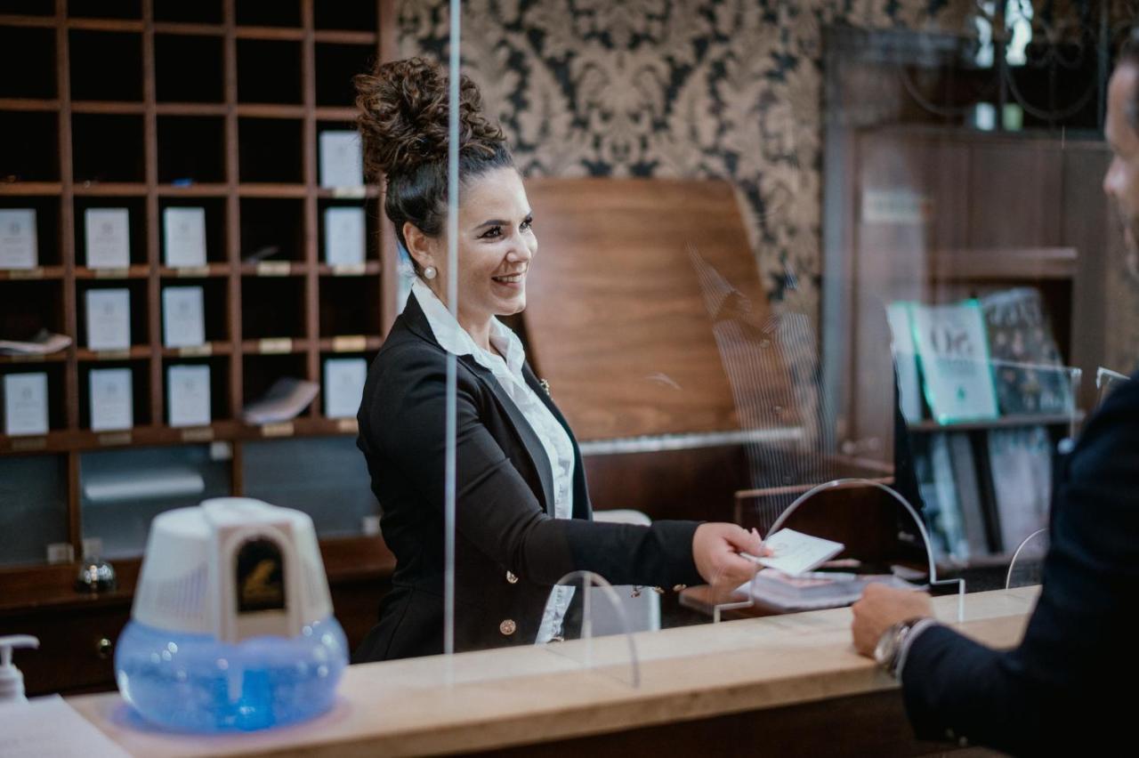 Boutique Hotel Annuska Balatonfured Bagian luar foto