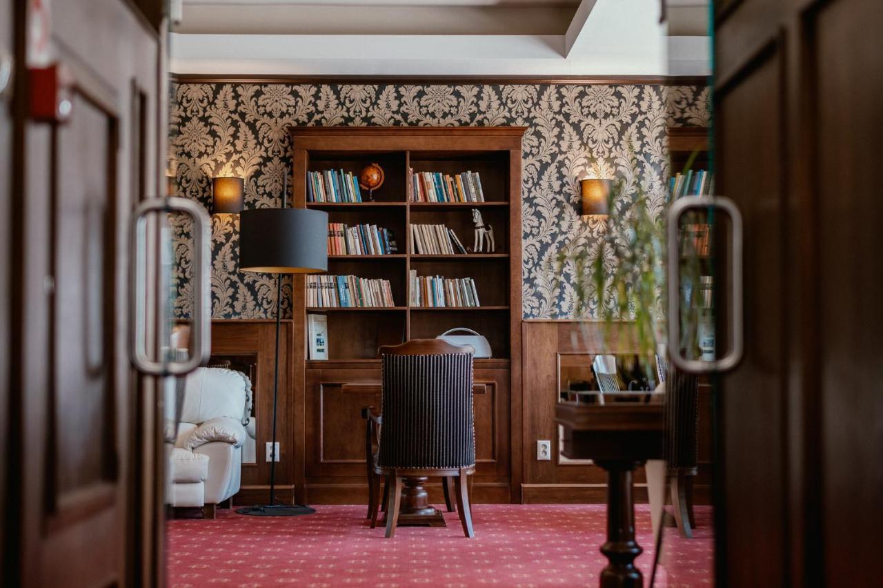 Boutique Hotel Annuska Balatonfured Bagian luar foto