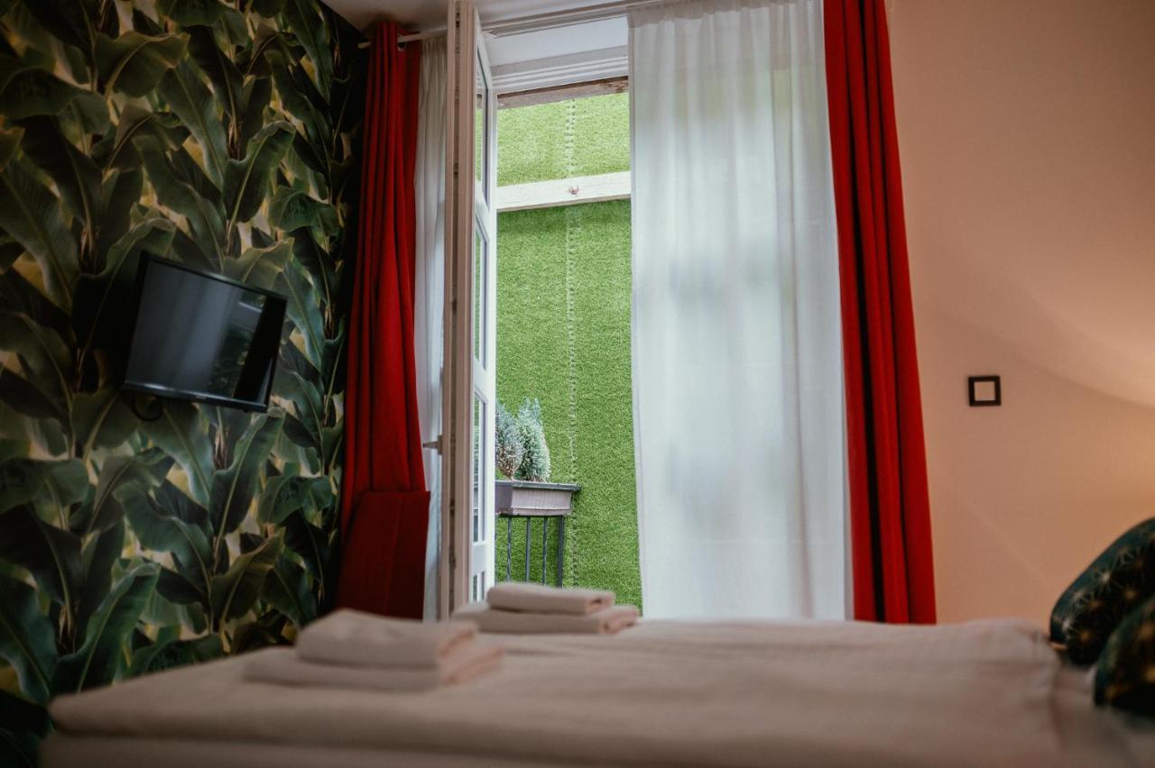 Boutique Hotel Annuska Balatonfured Bagian luar foto