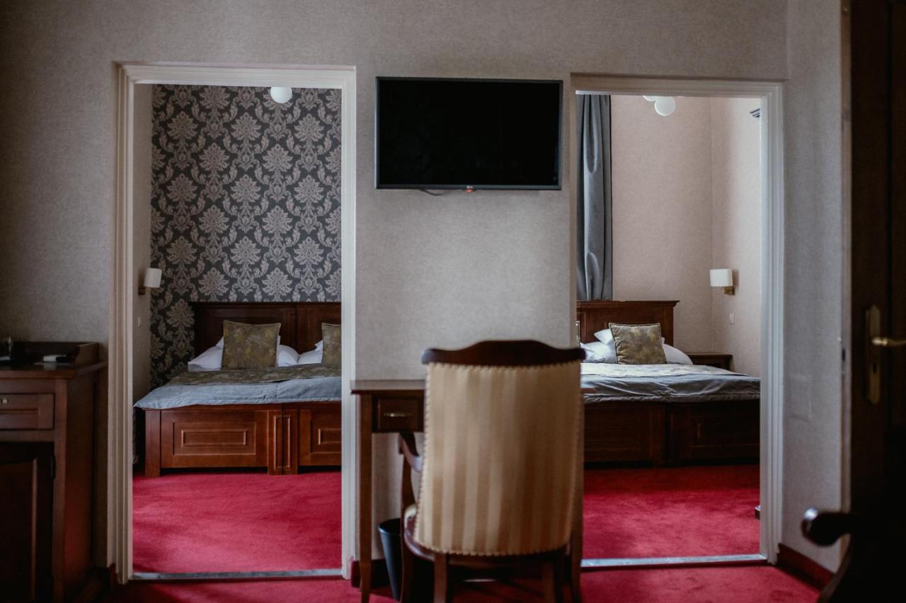 Boutique Hotel Annuska Balatonfured Bagian luar foto