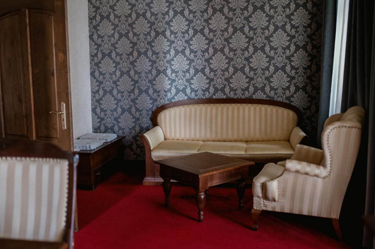 Boutique Hotel Annuska Balatonfured Bagian luar foto