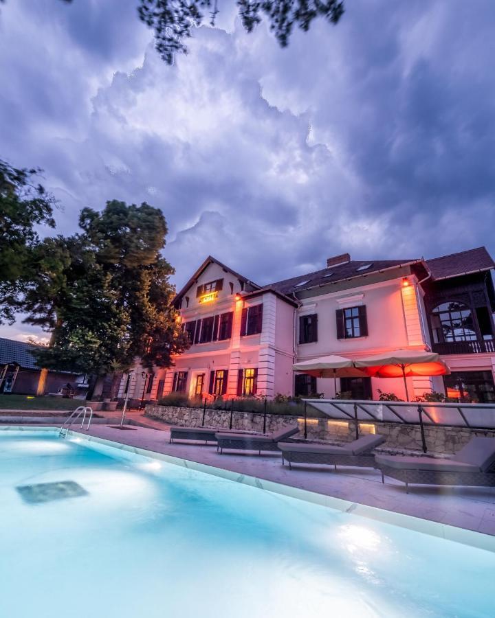 Boutique Hotel Annuska Balatonfured Bagian luar foto