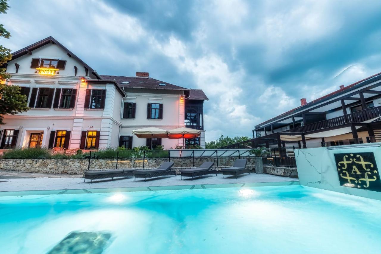 Boutique Hotel Annuska Balatonfured Bagian luar foto