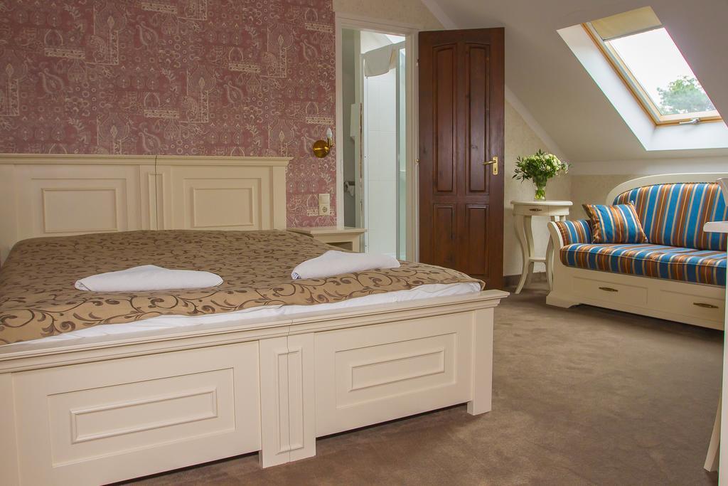 Boutique Hotel Annuska Balatonfured Bagian luar foto