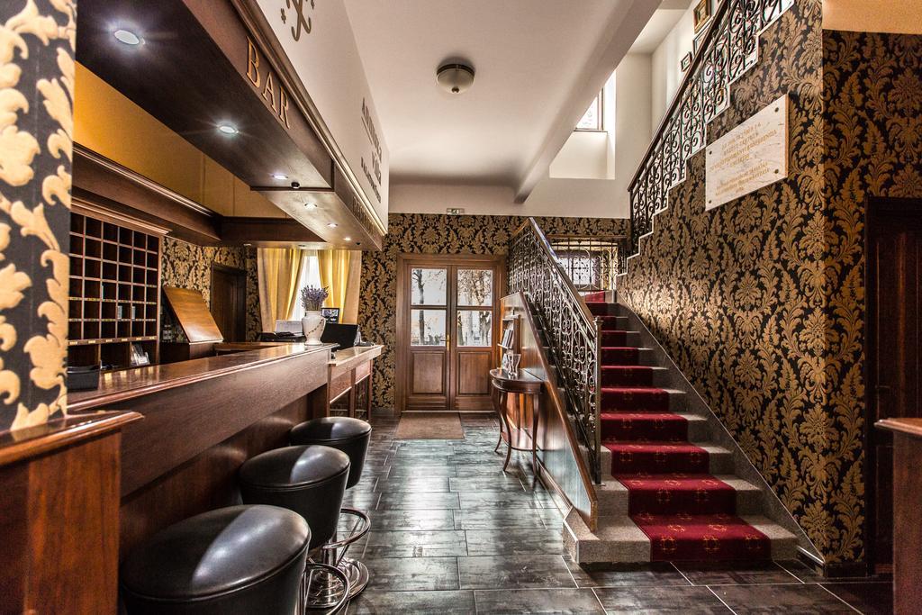 Boutique Hotel Annuska Balatonfured Bagian luar foto