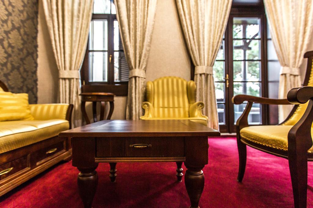 Boutique Hotel Annuska Balatonfured Bagian luar foto