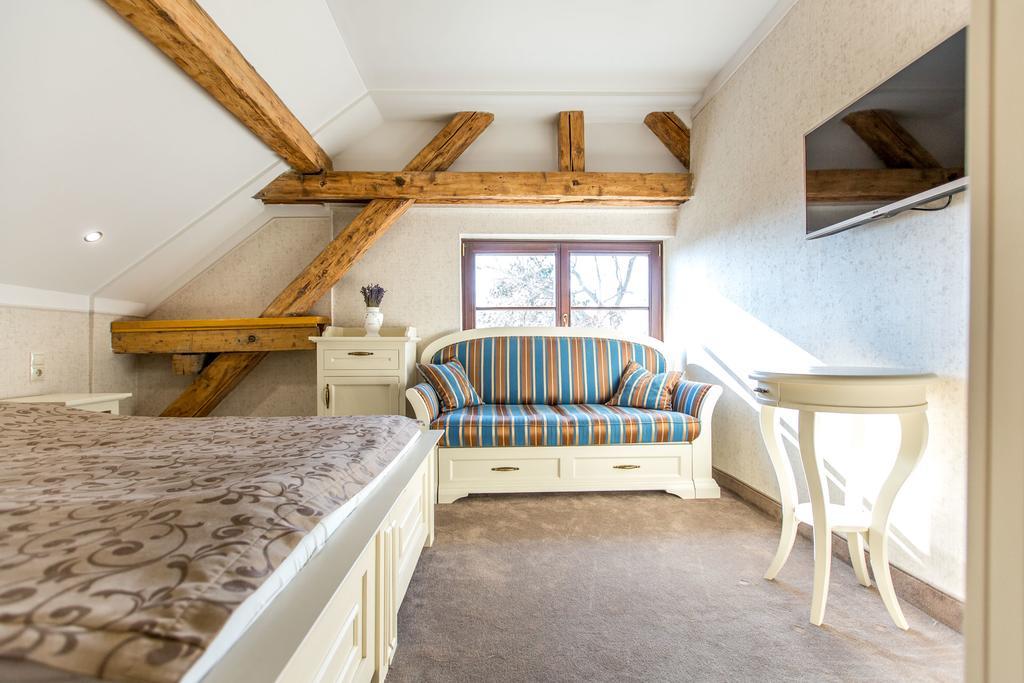 Boutique Hotel Annuska Balatonfured Bagian luar foto