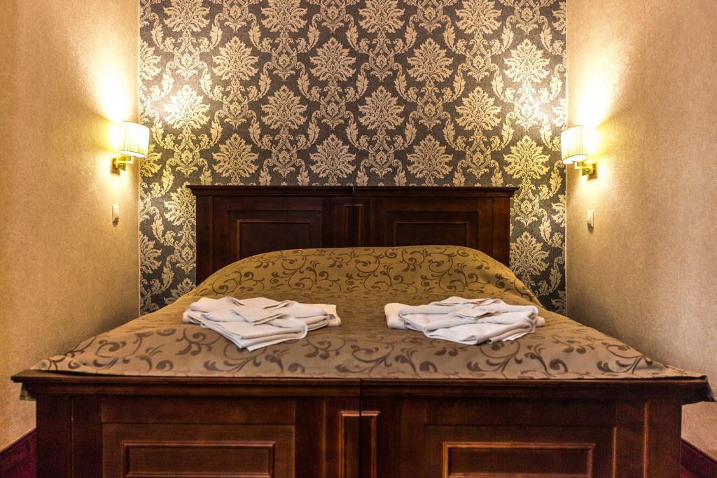 Boutique Hotel Annuska Balatonfured Bagian luar foto