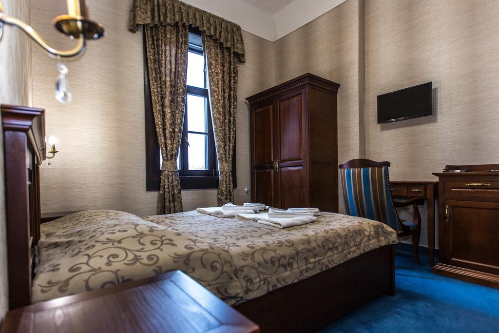 Boutique Hotel Annuska Balatonfured Bagian luar foto