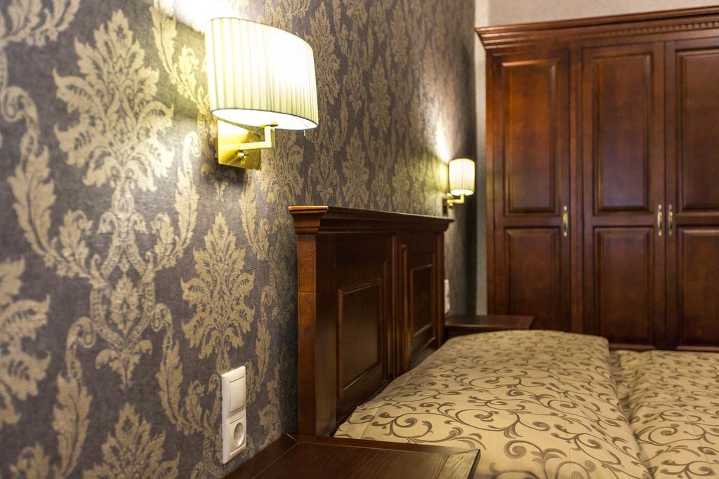 Boutique Hotel Annuska Balatonfured Bagian luar foto