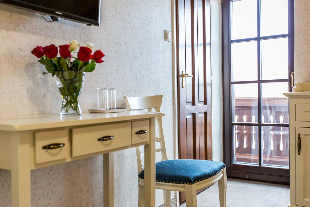 Boutique Hotel Annuska Balatonfured Bagian luar foto