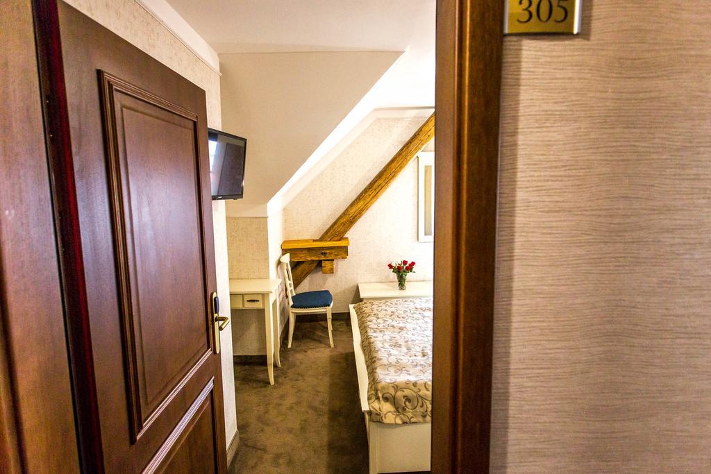 Boutique Hotel Annuska Balatonfured Bagian luar foto