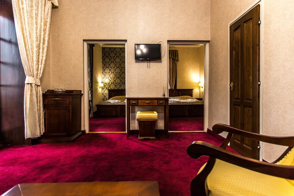 Boutique Hotel Annuska Balatonfured Bagian luar foto