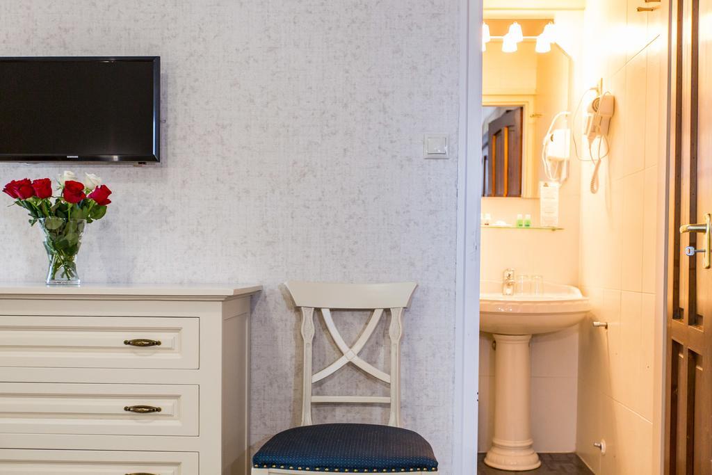 Boutique Hotel Annuska Balatonfured Bagian luar foto