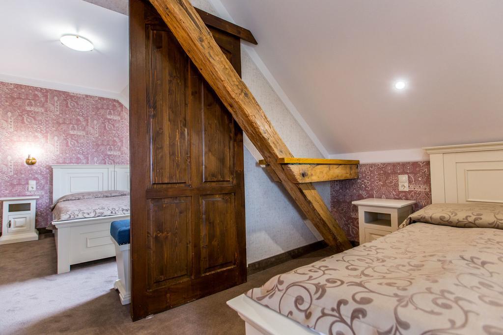 Boutique Hotel Annuska Balatonfured Bagian luar foto