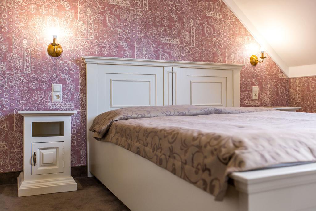 Boutique Hotel Annuska Balatonfured Bagian luar foto