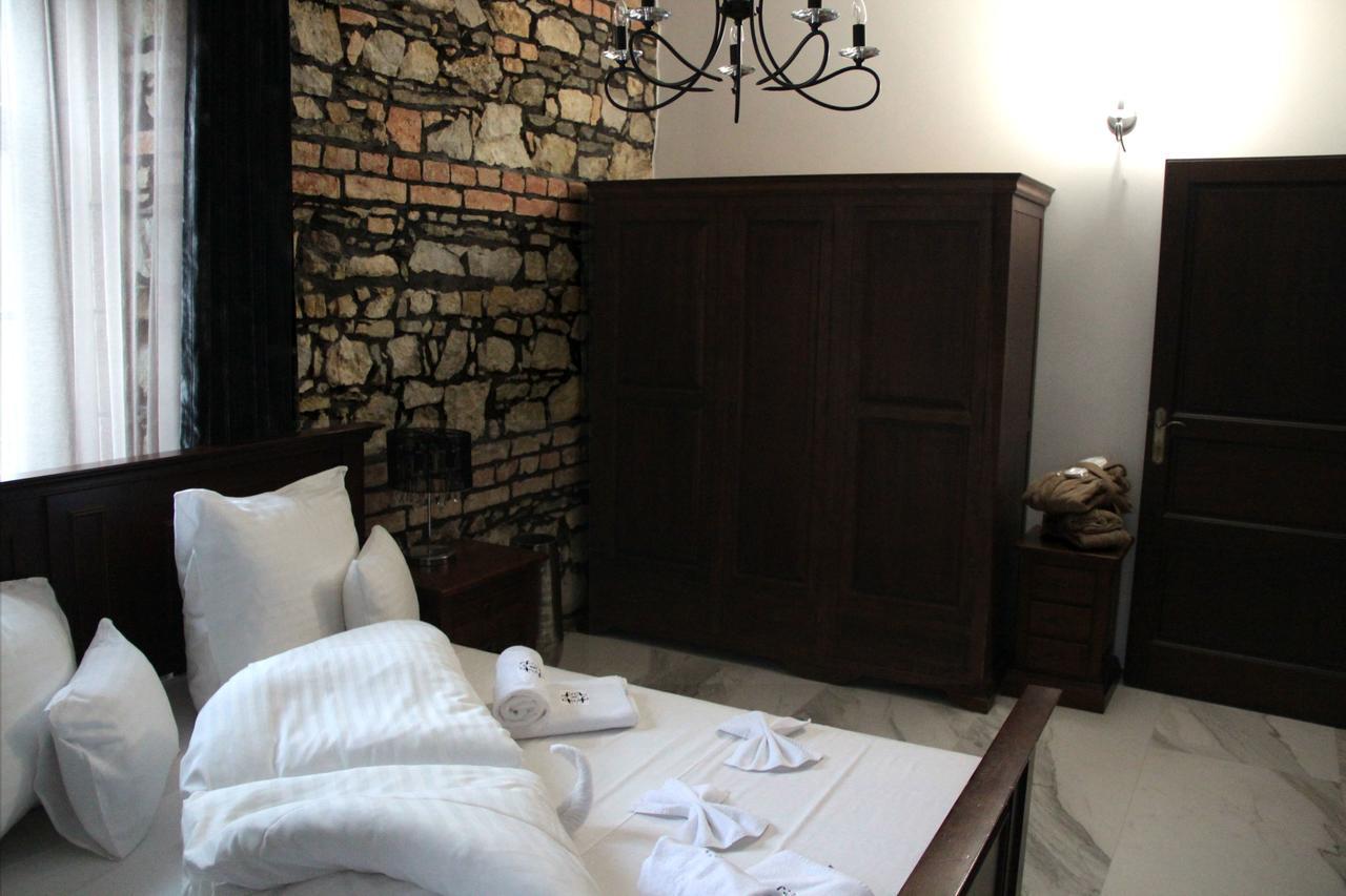 Boutique Hotel Annuska Balatonfured Bagian luar foto