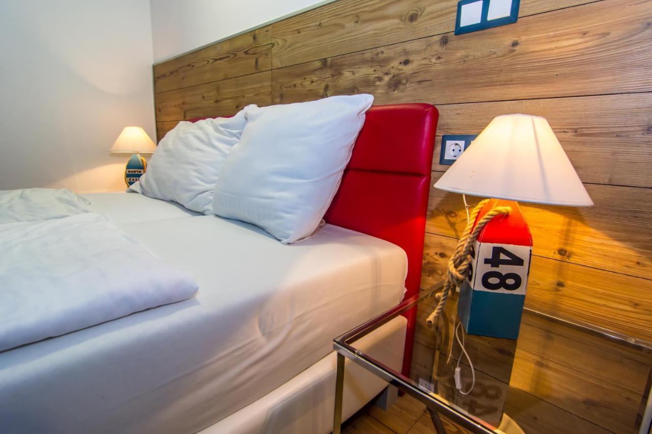 Boutique Hotel Annuska Balatonfured Bagian luar foto